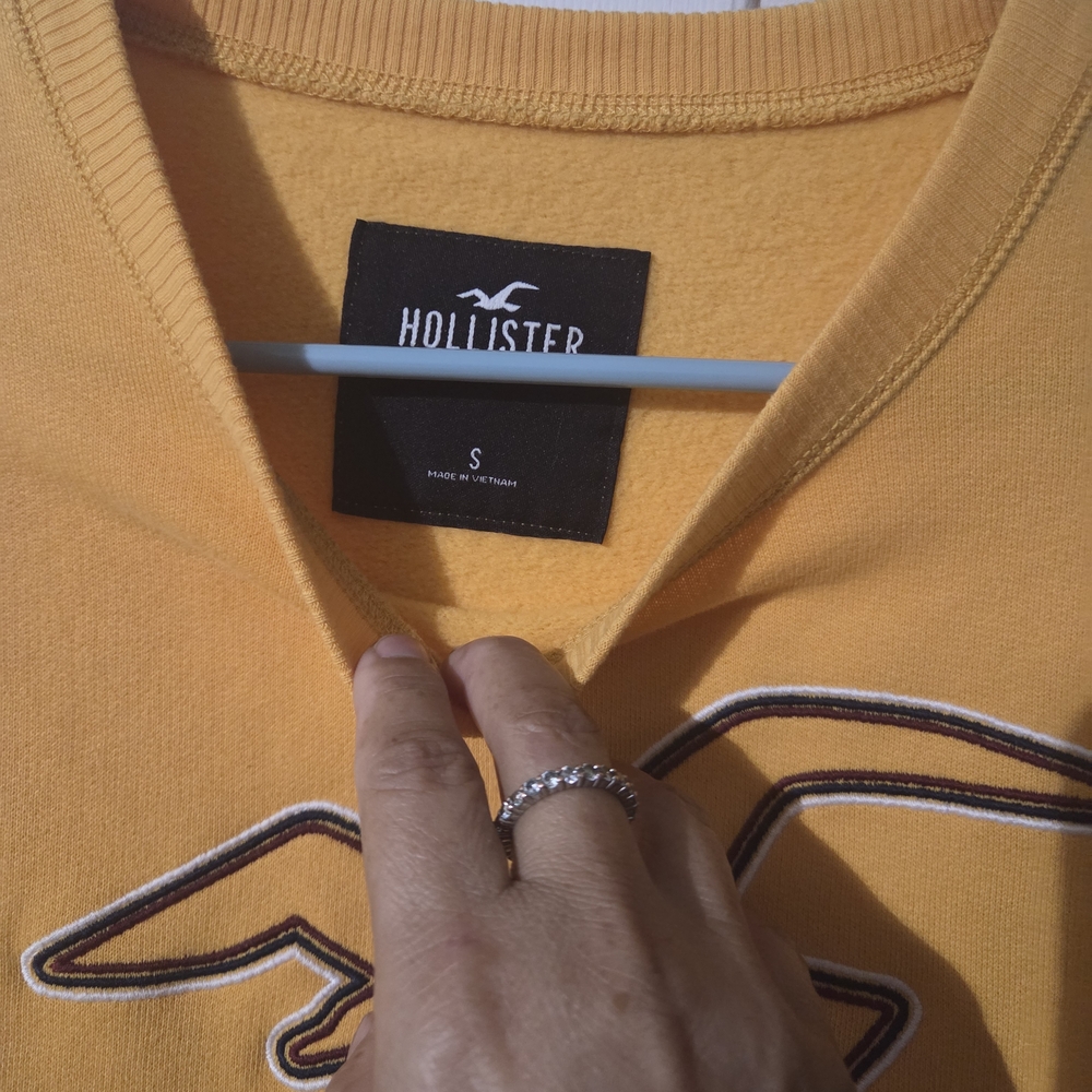 Hollister California Mustard Cropped Hoodie - Picture 3 of 4